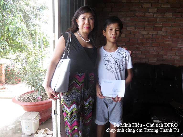 Trương Thanh Tú – Huyện Củ Chi được ông Sanjay Deshpande đến thăm và tặng quà