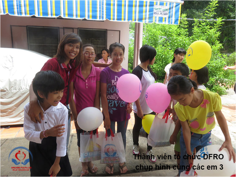 Thăm và tặng quà Trung Thu cho trẻ em tại trung tâm Mai Hòa – Củ Chi 27.09.2015